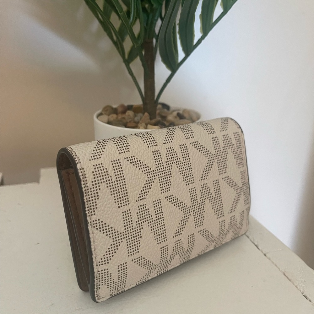↠ SOLD ↞ - Picture 4 of 7